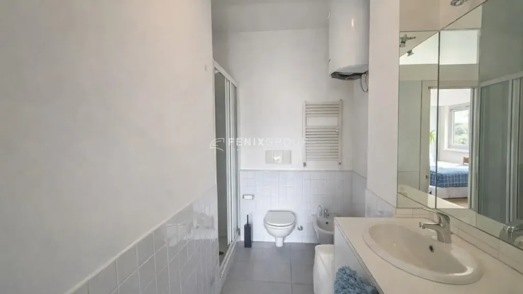 Salles de bain - Rustic-Style Flat with Balcony in Milan
