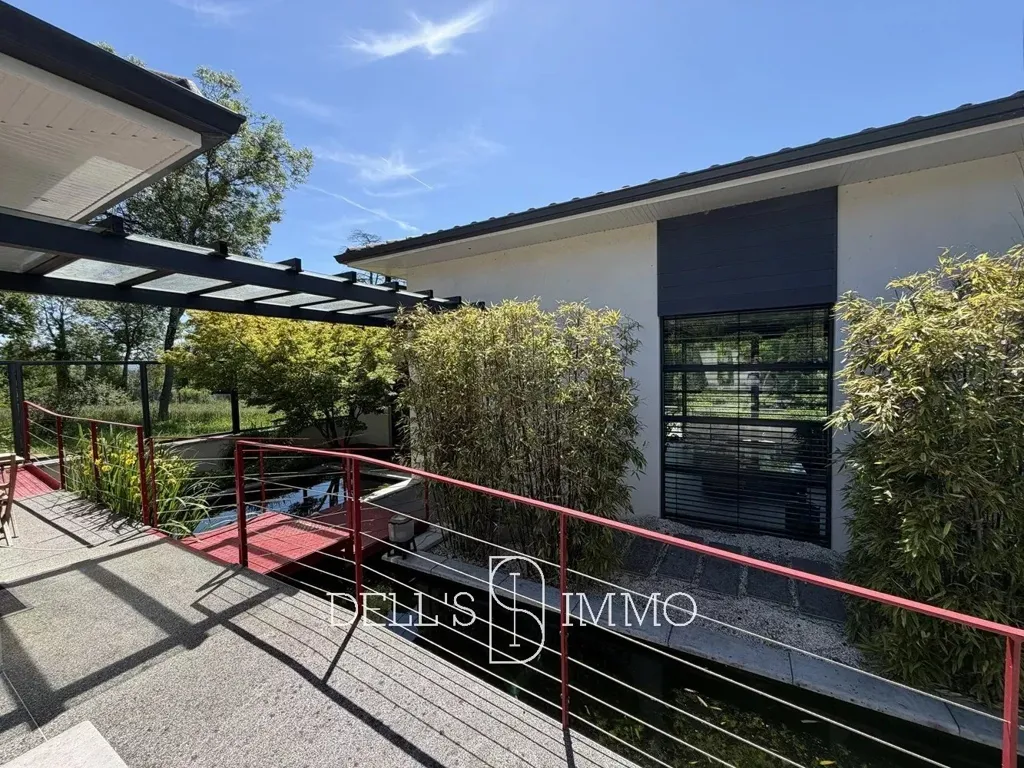 Terrass - Architectural Villa with Pool in Saint Bernard