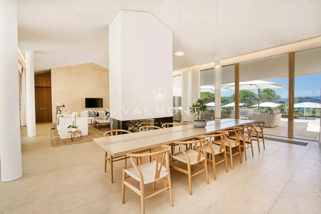 Salle à manger - Villa Luxueuse avec Vue Mer à Saint-Tropez