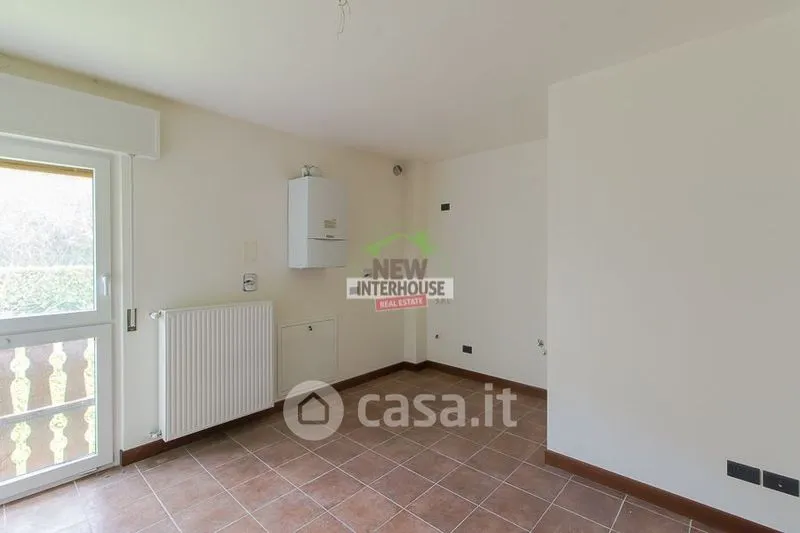 Soggiorno - Ground Floor Apartment with Cellar in Arta Terme