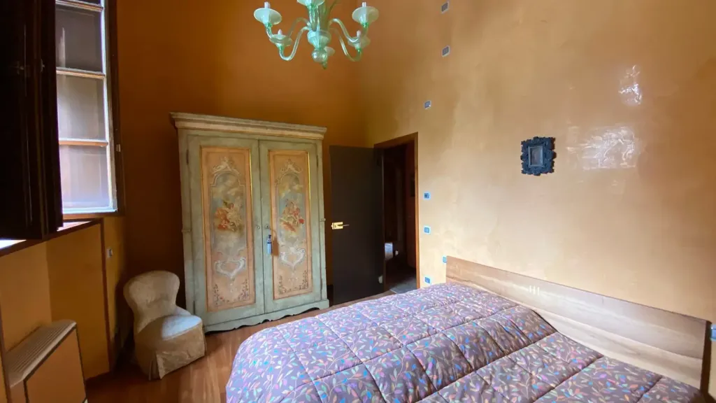 Chambres - Architecturally Unique Ground Floor Apartment in Piacenza