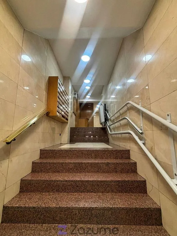 Entrée - Furnished Studio with Balcony in Gaztambide