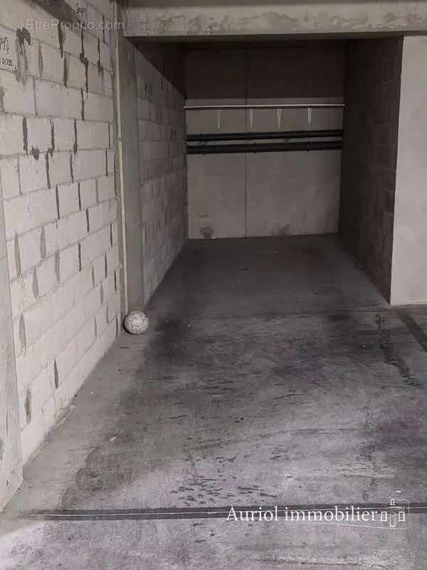 Garage - Appartement T3 Rez-de-jardin avec Jardin à Marseille 9e