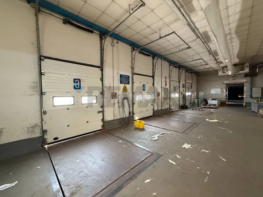 Garage - Industrial Warehouse near Milan