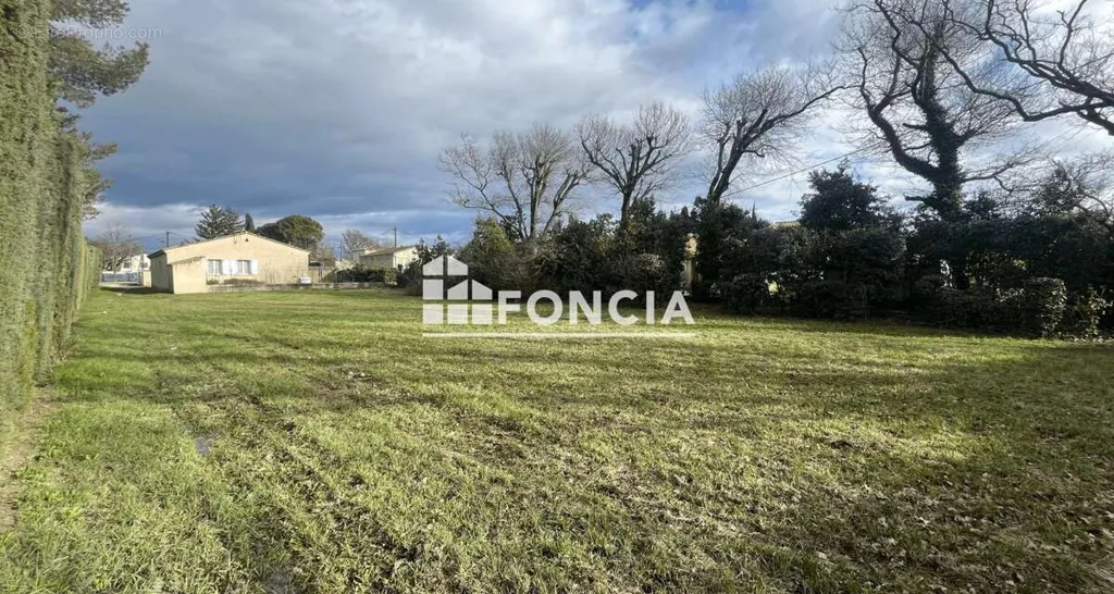 Garden - Constructible Plot near Avignon-Monteux