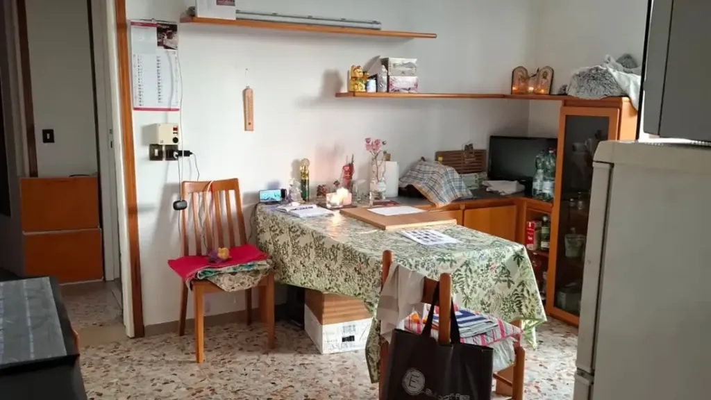 Salle à manger - Trilocale with Balcony in Piacenza