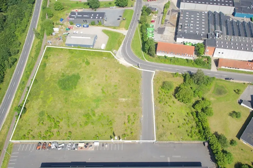 Vue aérienne - Commercial Plot with High Traffic in Ring Nord