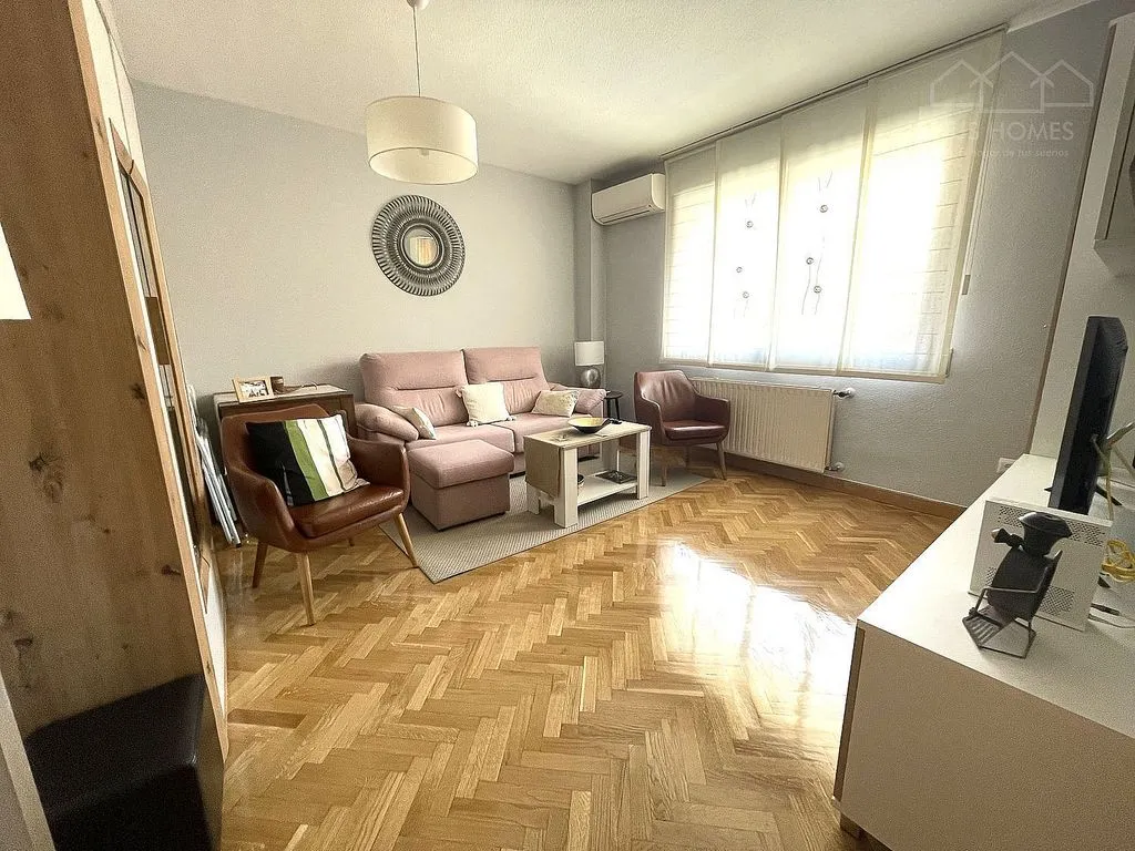 Elutuba - 1-Bedroom Apartment with Pool in Tres Cantos