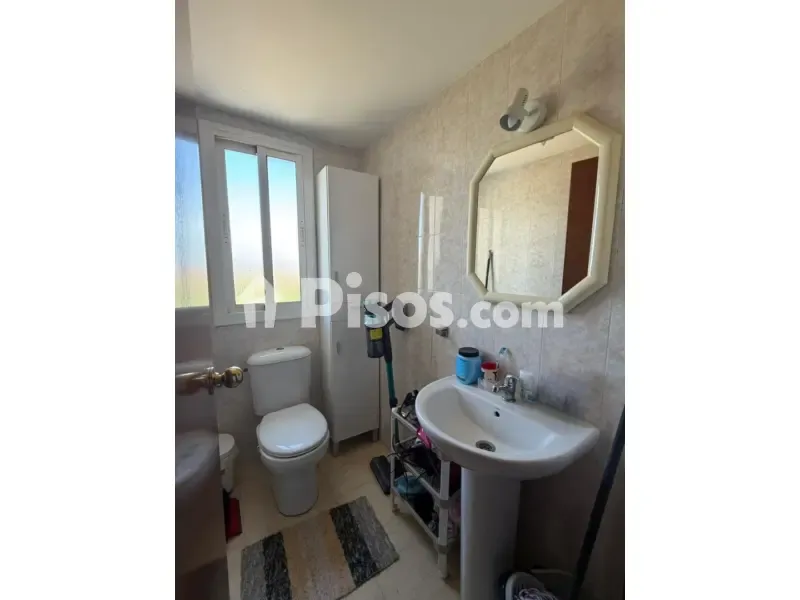 Vannitoad - Spacious Apartment with Balcony in Lleida