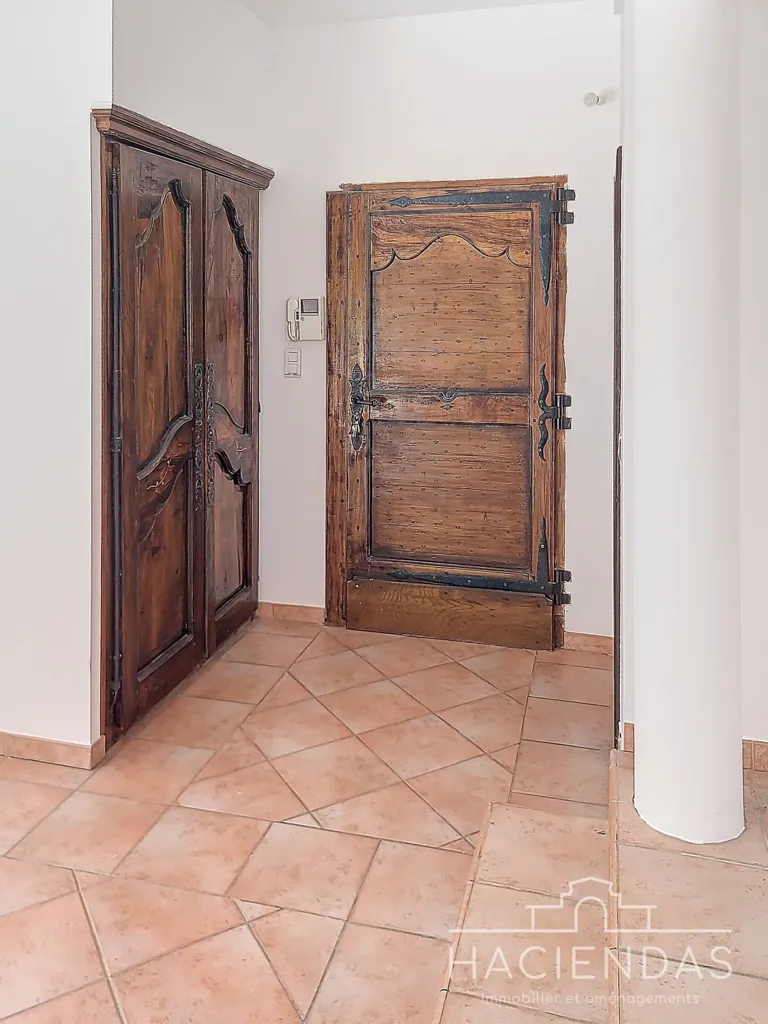 Esik - Traditional House with Constructible Plot near Aix-en-Provence