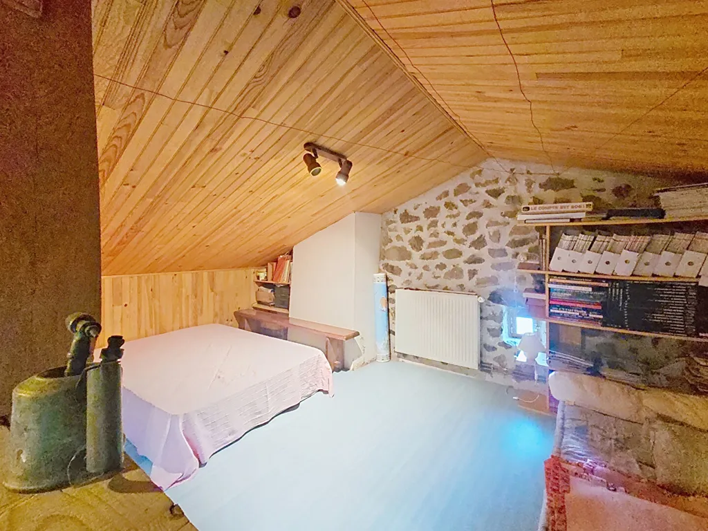 Magamistoad - Stone Farmhouse with Two Dwellings in Grazac