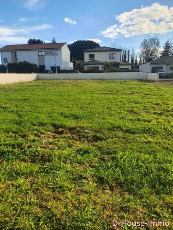 Aed - Constructible Plot with Services in Le Haillan