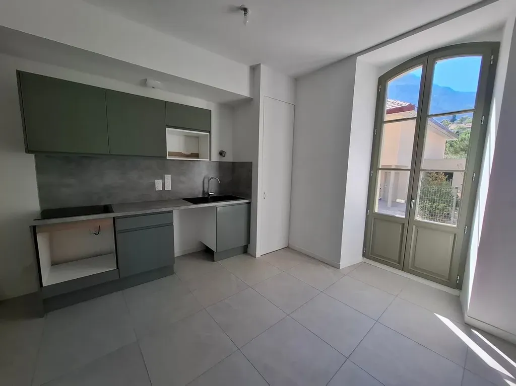 Köök - T2 Apartment with Terrace in Secure Residence