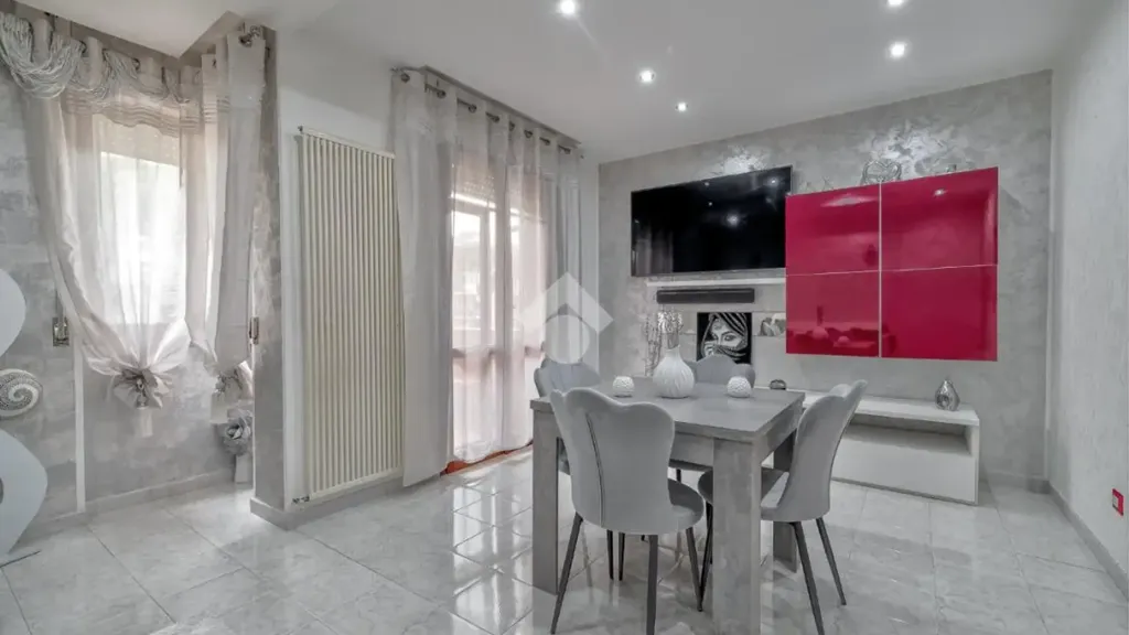 Salle à manger - Rear-Facing Apartment with Balcony in Civitavecchia