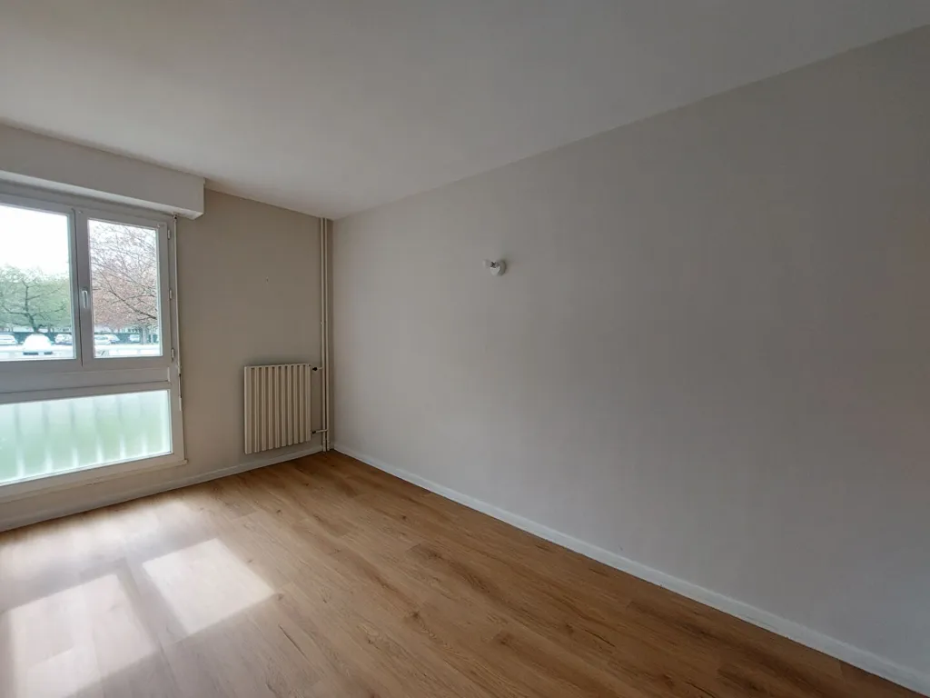 Pièces - Appartement Rénové 2 Pièces à Mont Saint Aignan