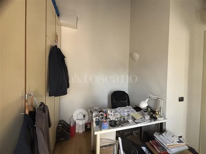 Bureau - Rearranged Triplex with Parking in Corso Cavour, Verona