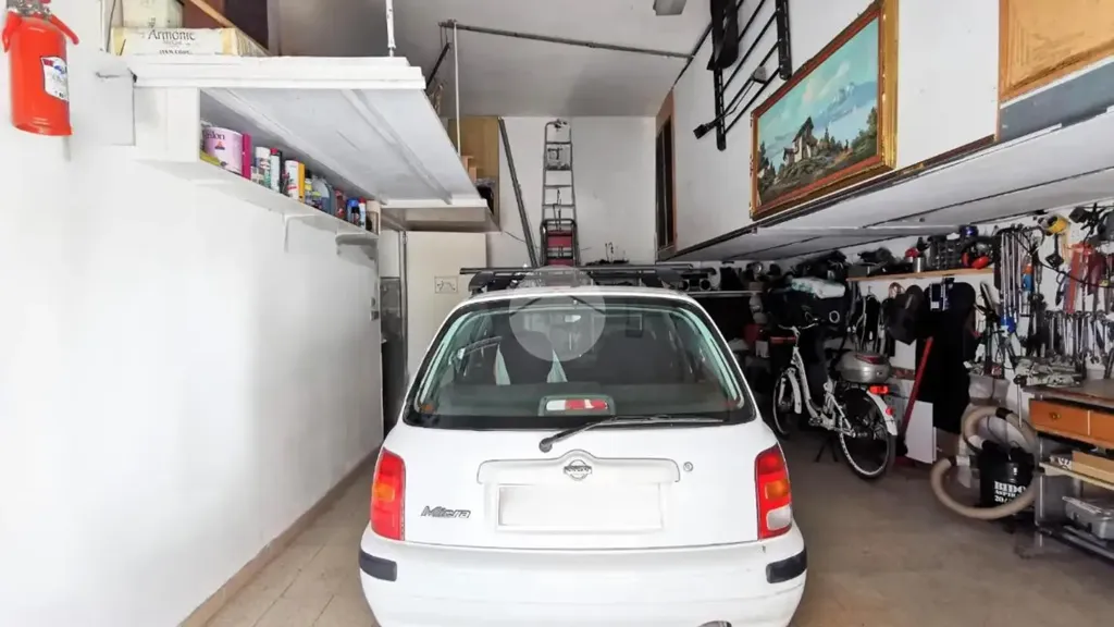 Garage - Independent House with Courtyard in Lucera