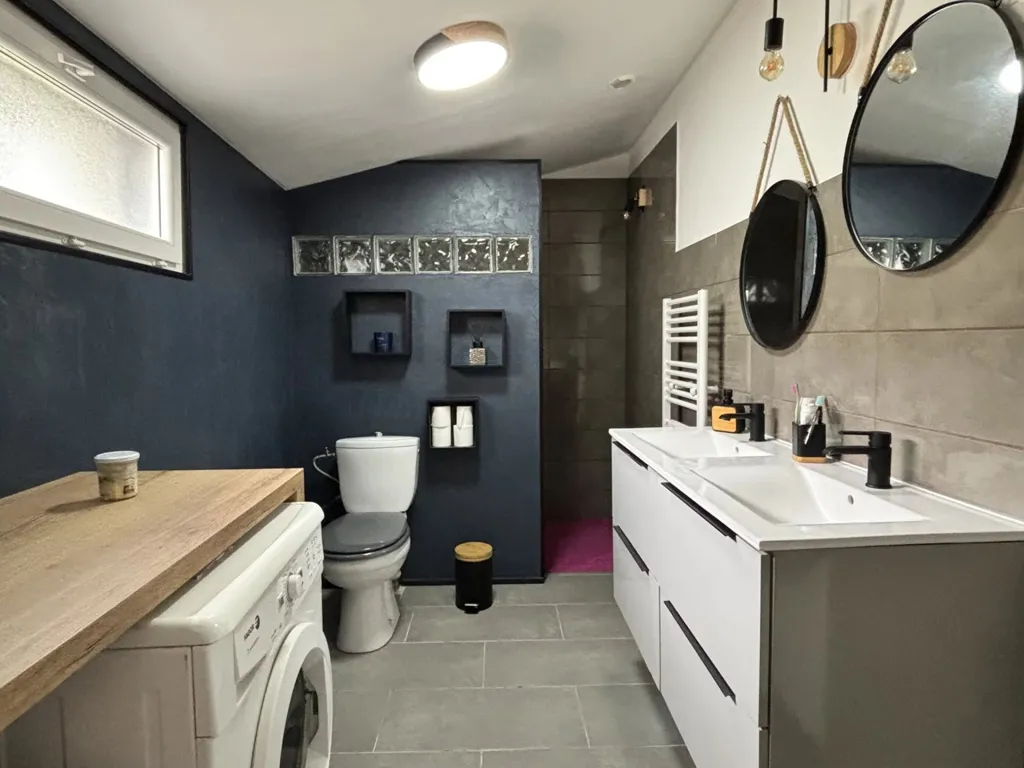 Salles de bain - Maison Meublée T3 avec Terrasse à Rochefort