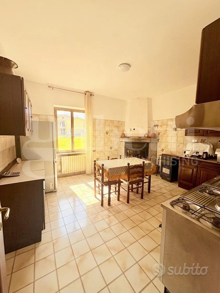 Cuisine - Villa with Garden in Gavignano