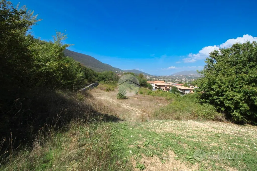 Aed - Buildable Plot with South Exposure in L'Aquila