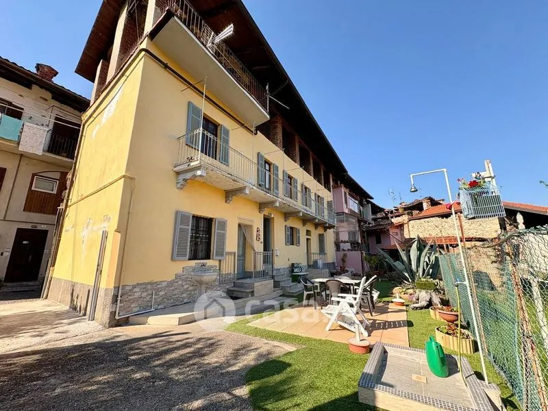 Välivaade - Semi-detached Villa with Terrace in Masserano
