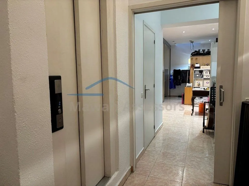 Entrée - Luxury House with Lift in Sabadell Centre