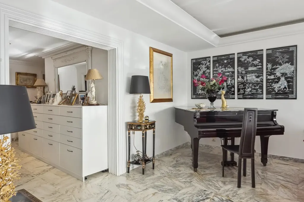 Bureau - Appartement Luxueux avec Vue Mer à Cannes