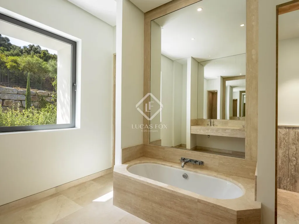 Bagni - Luxury Villa with Pool in Estepona