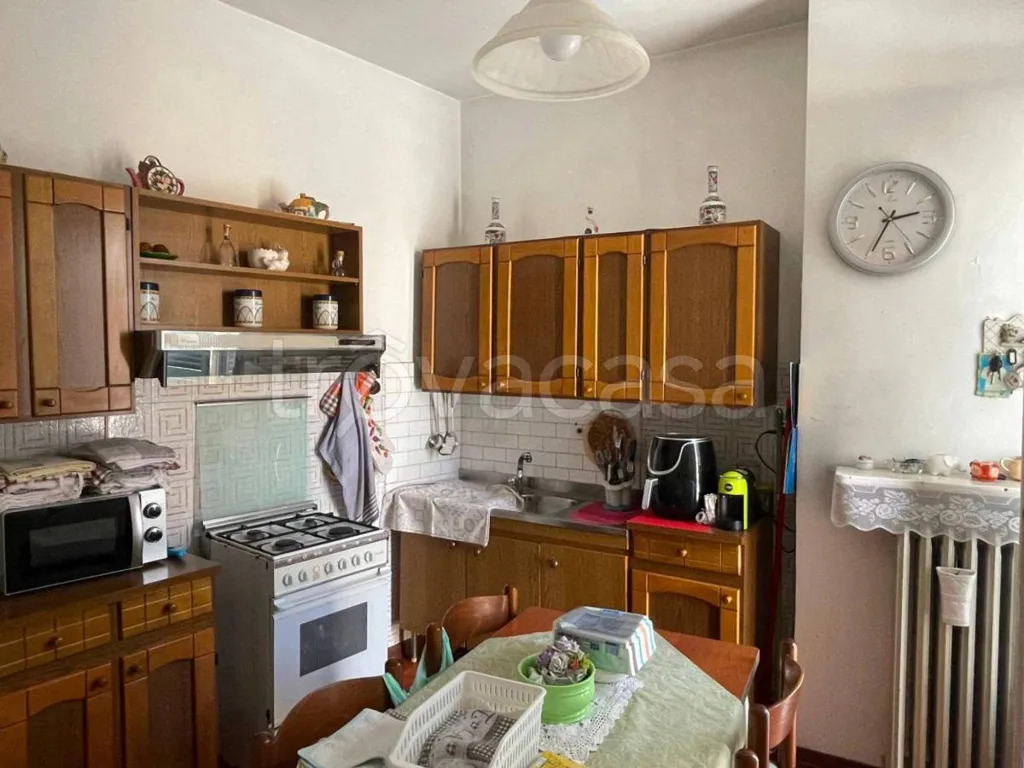 Cucina - Central Trilocale with Balcony in Caramagna Piemonte