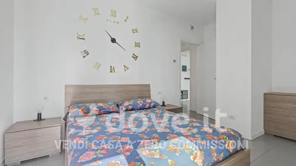 Bedrooms - Modern Apartment with Balcony in Milan