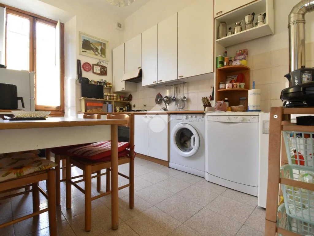 Cuisine - 4-Room Apartment with Balcony in Florence