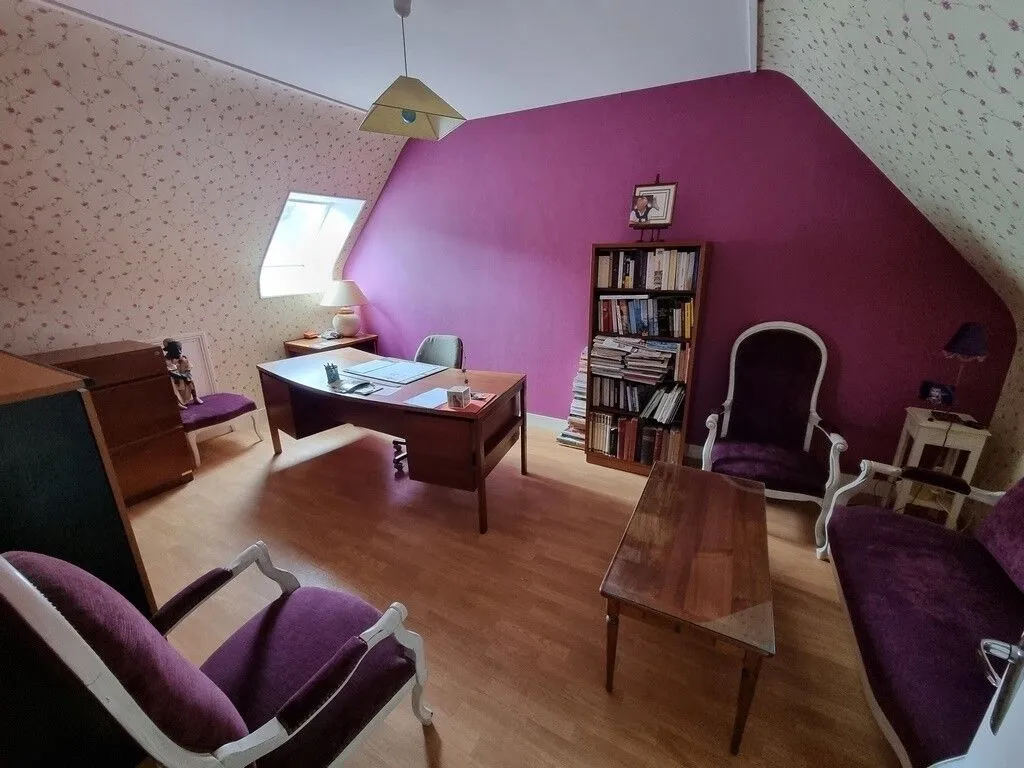 Kabinet - Farmhouse with Equestrian Features in La Roche-Maurice