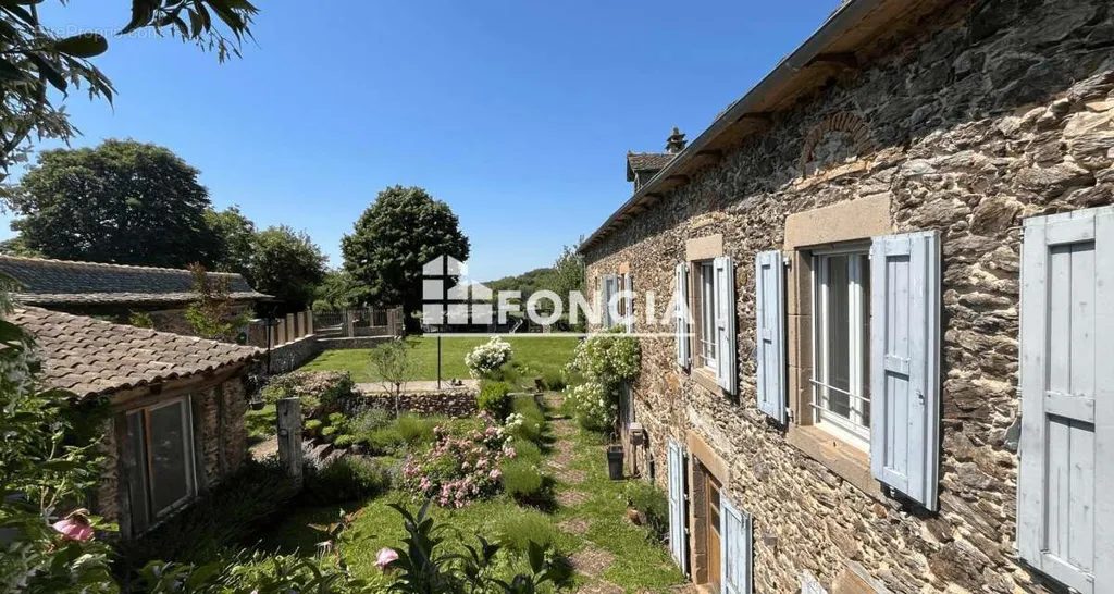 Jardin - Propriété de Caractère avec Piscine à Pamplonne