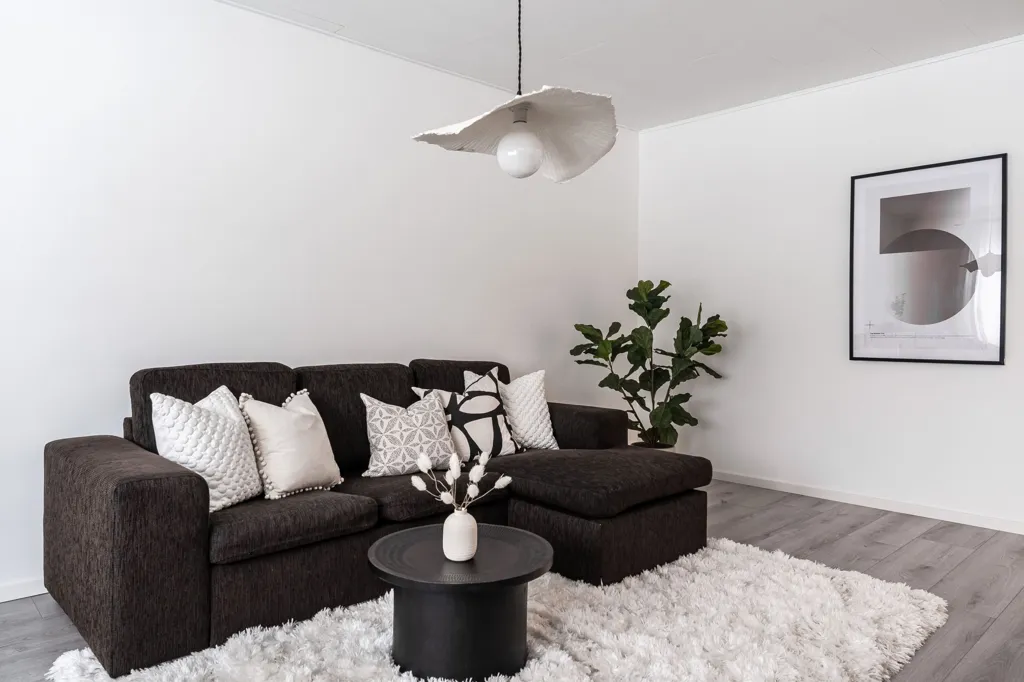 Séjour - Renovated 2-Bedroom Flat with Balcony in Anderstorp