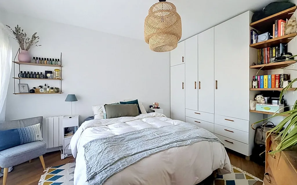 Chambres - Appartement T2 avec Balcon Sud-Ouest à Suresnes