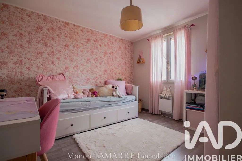 Chambres - Maison Rénovée avec Jardin à Freneuse