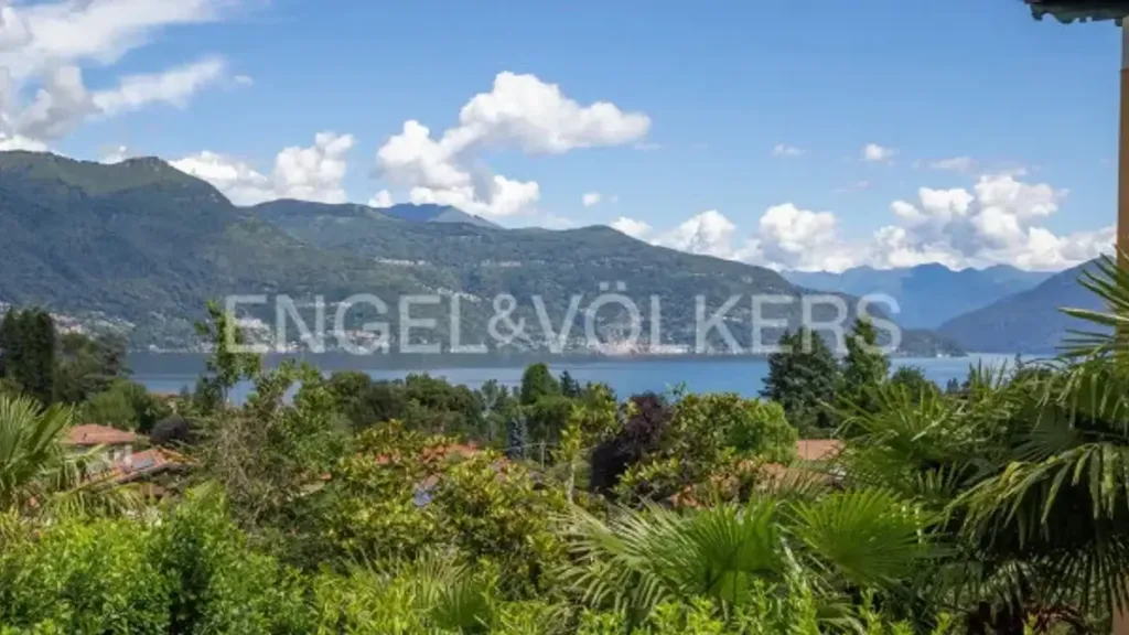 Jardin - Luxury Villa with Pool in Castelveccana
