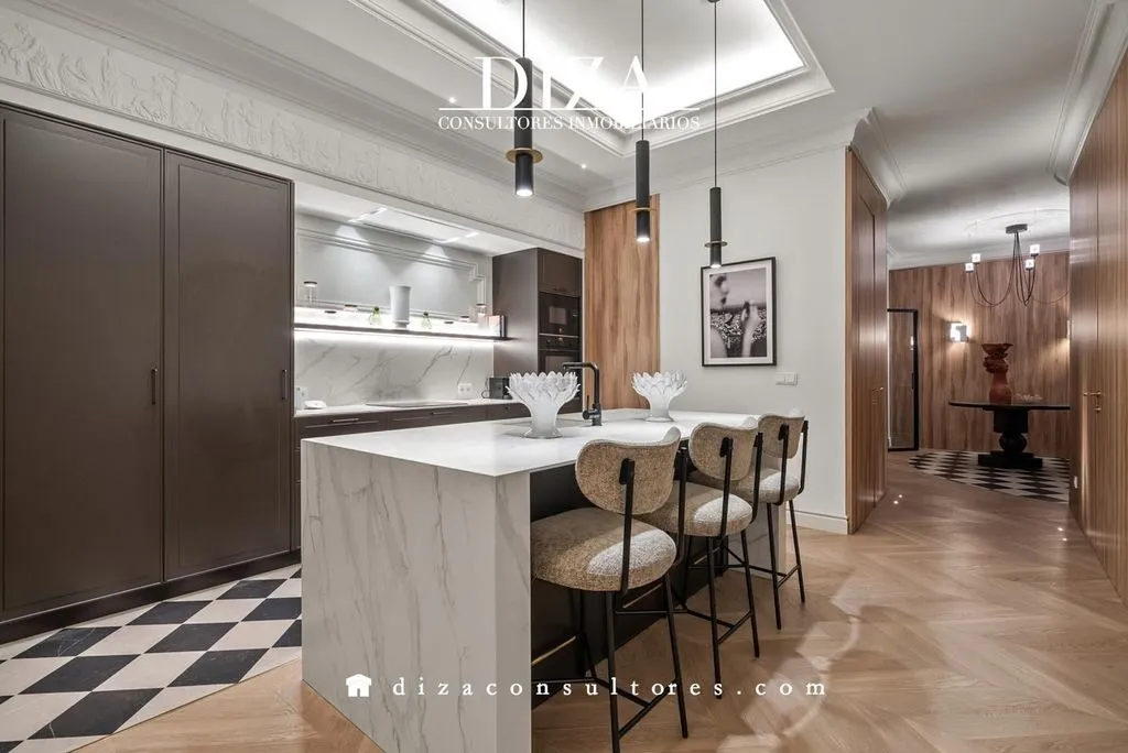 Köök - Luxury 6-Bedroom Apartment in Madrid