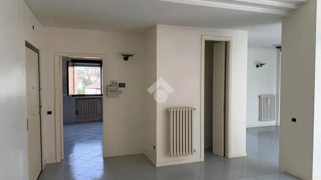Entrée - Apartment with Balcony in Potenza