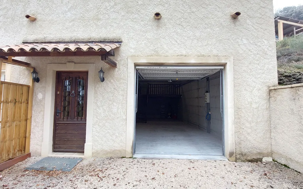 Extérieur - Maison T4 avec Terrasse et Garage à Villeneuve