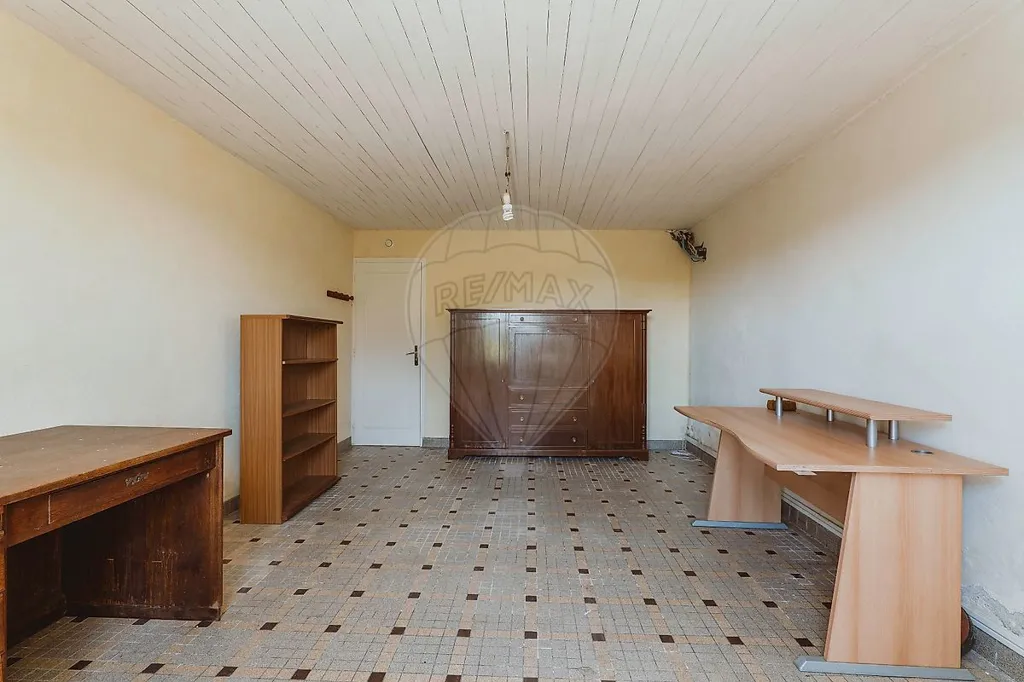 Kabinet - Traditional House with Garden in Busset