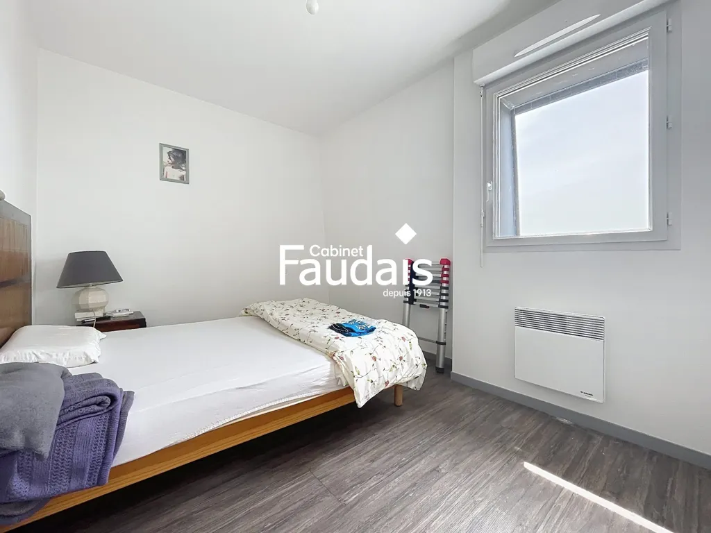 Chambres - Appartement avec Balcon et Vue sur Coutances