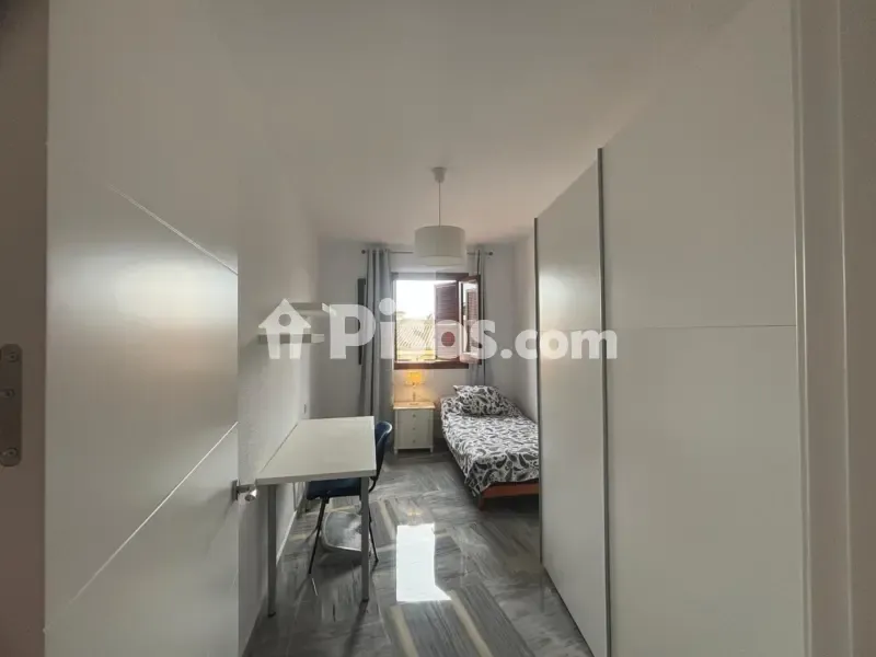 Chambres - Furnished Apartment with Balcony in Granada Centre