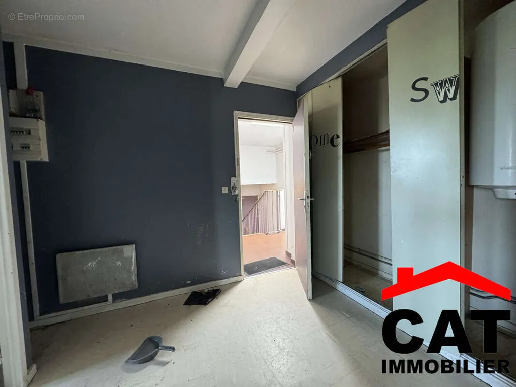 Pièces - Appartement à Rénover avec Vue Dégagée à Saint-Mammes