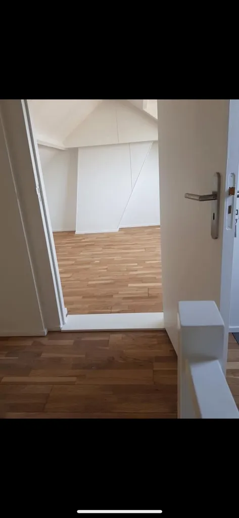 Pièces - Shared Room with Balcony in Topaasstraat