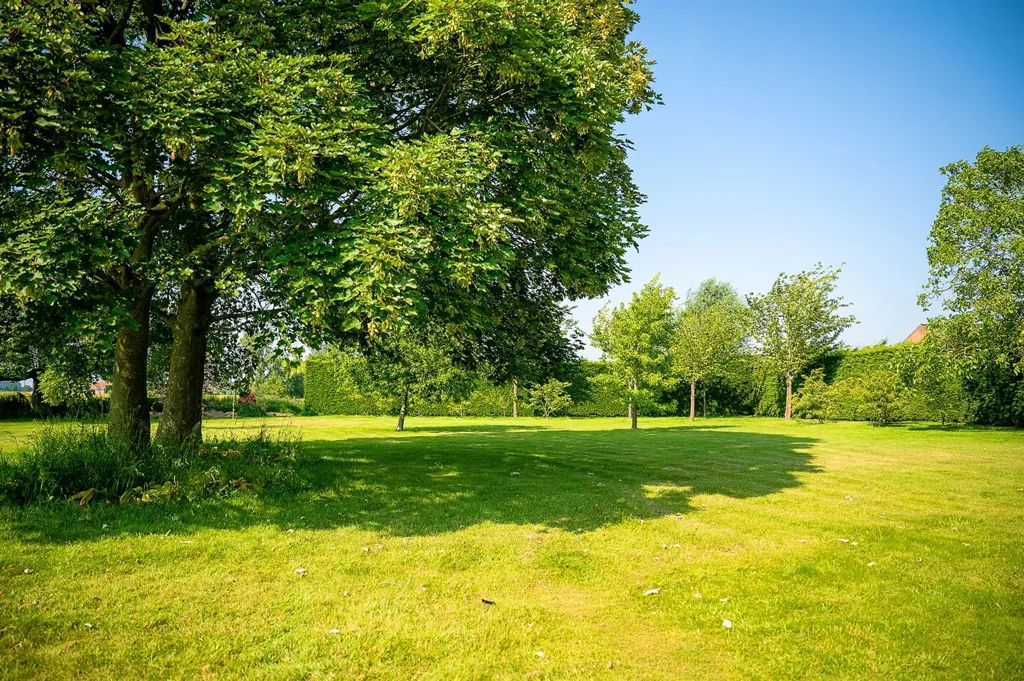Jardin - Ferme Rénovée avec Piscine Intérieure et Extérieure