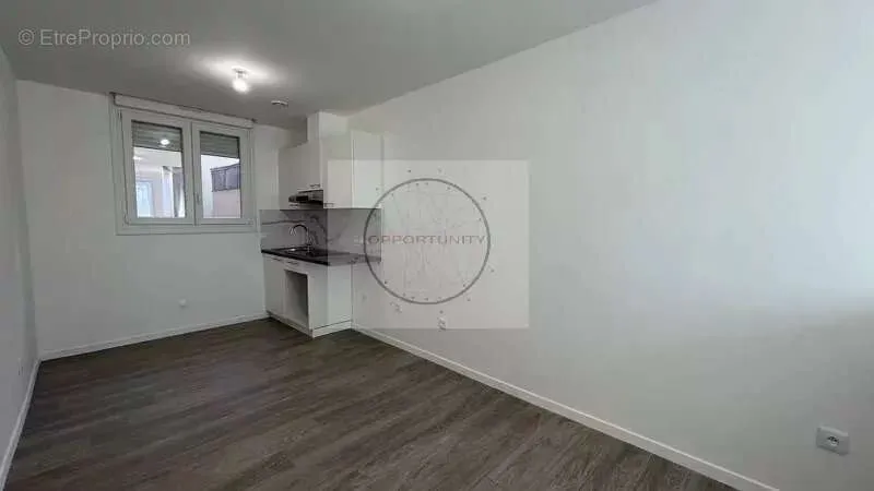 Kitchen - Atypical Flat with Balcony in Bagneux