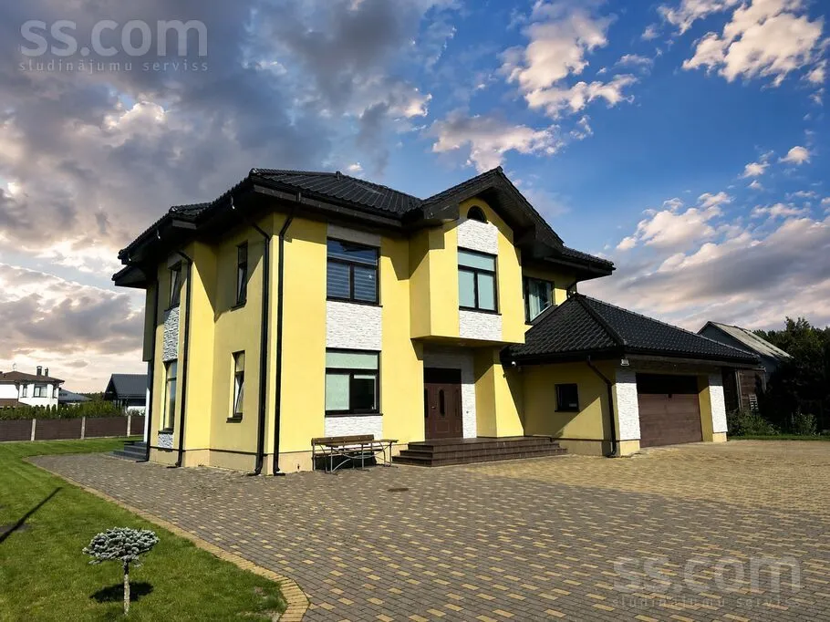 Välivaade - Modern Residence with Two Houses in Dreiliņi