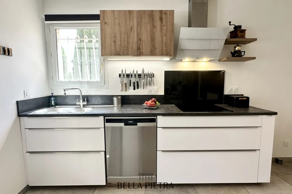 Cuisine - Villa Rénovée avec Piscine près de Sommières