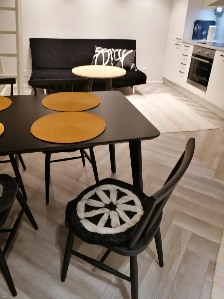 Söögituba - Modern Loft with Balcony in Kivistö, Vantaa
